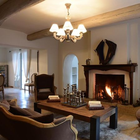 Chateau Des Bertrands Le Cannet-des-Maures Buitenkant foto