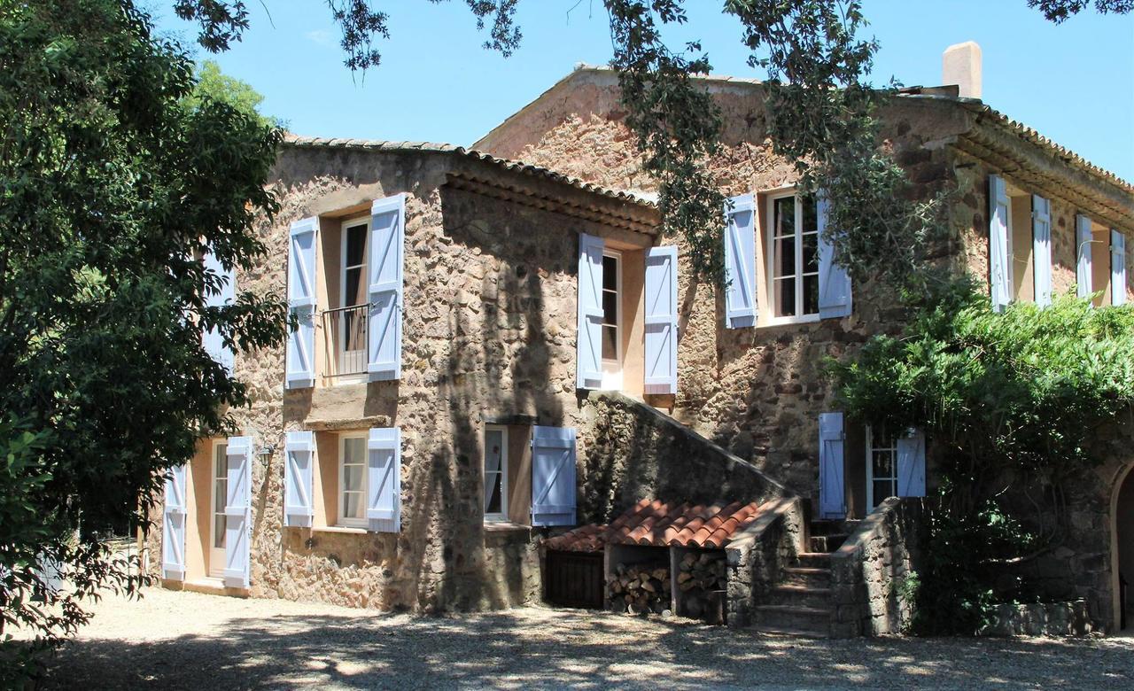Chateau Des Bertrands Le Cannet-des-Maures Buitenkant foto