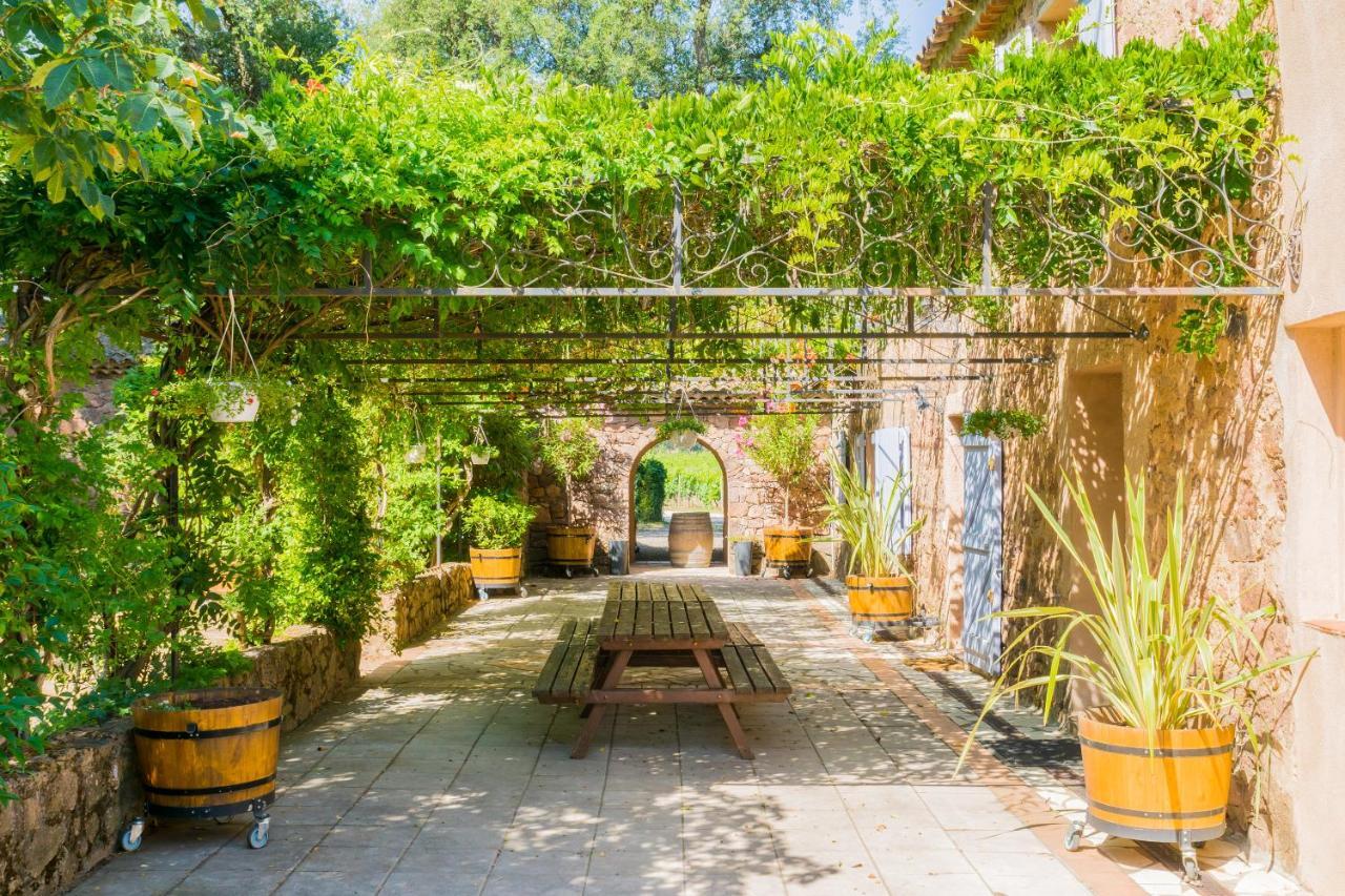 Chateau Des Bertrands Le Cannet-des-Maures Buitenkant foto