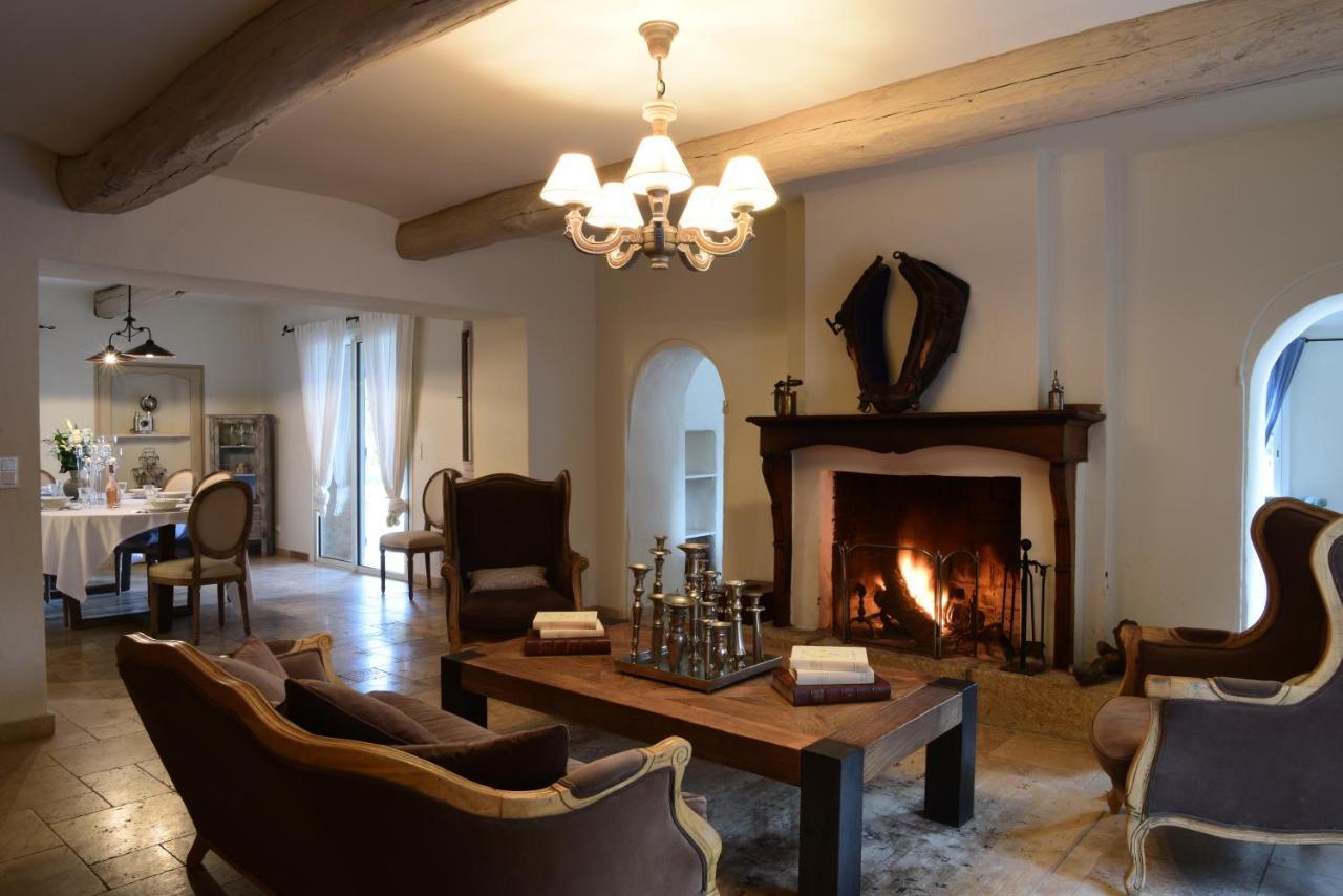 Chateau Des Bertrands Le Cannet-des-Maures Buitenkant foto